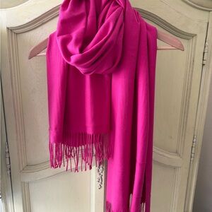Straight from Paris ! Cashmere blend Elegant Pink Scarf